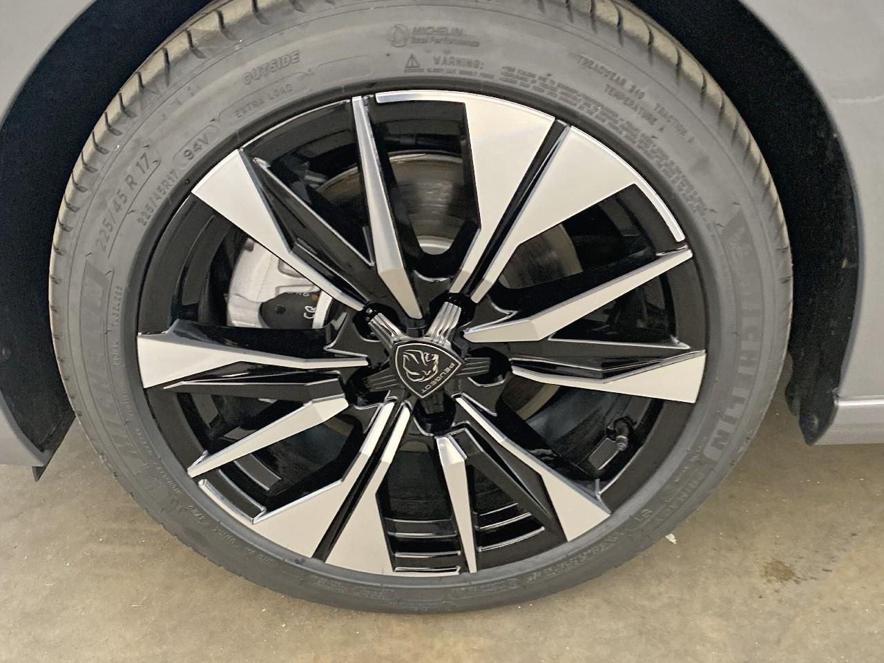 Peugeot 308 sw hybrid 145 e-dcs6 allure — photo 11