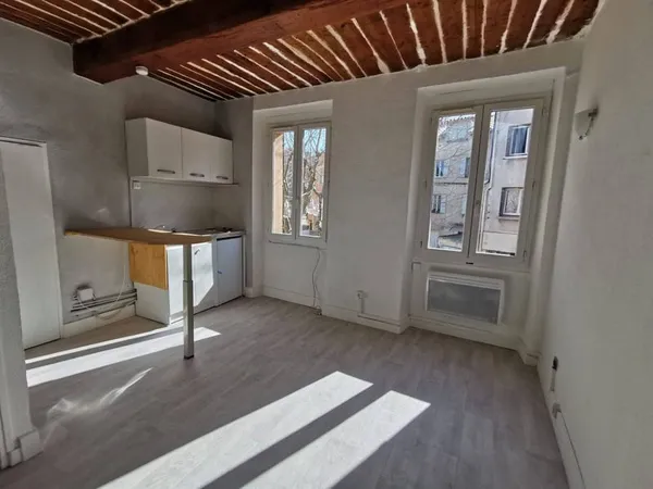 Studio 1 pièce 18 m²