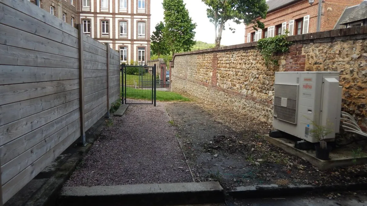 Photo 25