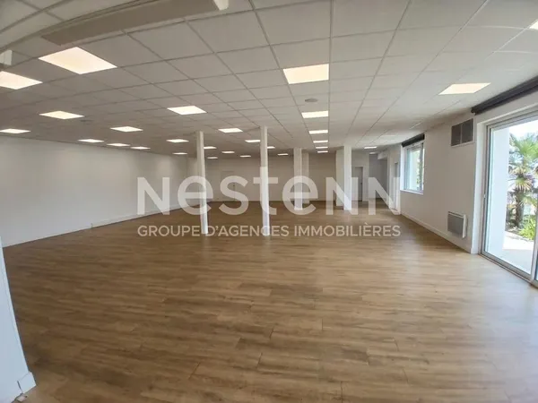 A VENDRE Local commercial DE 250 m2 sur Vannes Ouest