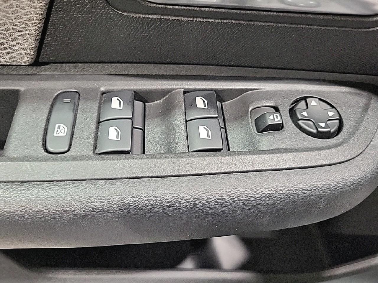 Citroën C4 puretech 130 s&s eat8 shine — photo 23