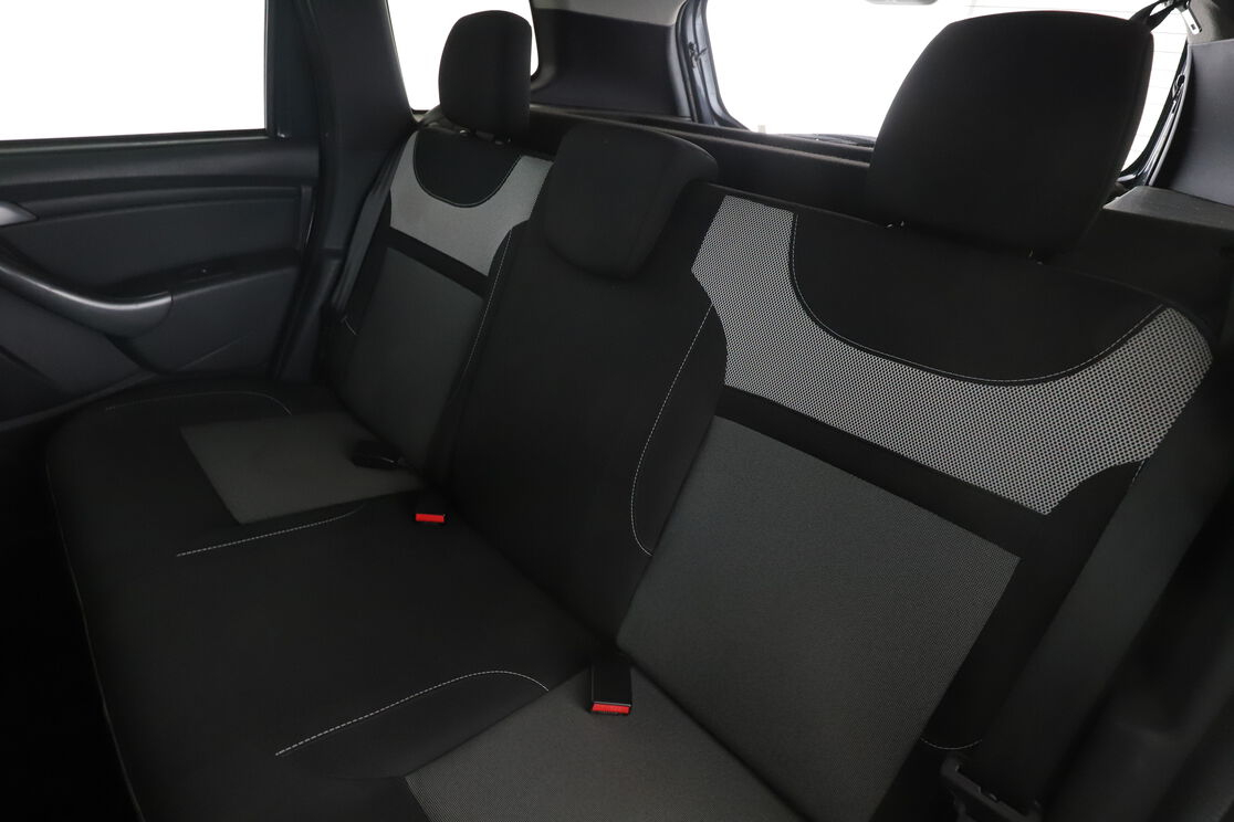 Dacia Duster 1.5 dCi Black Touch 4x2 — photo 13