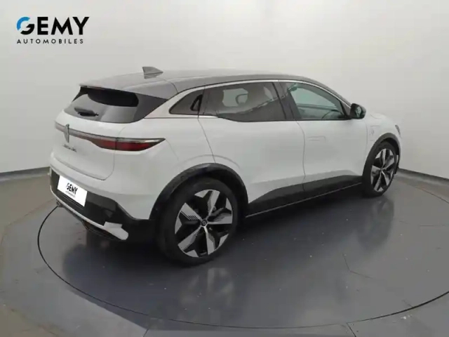 Renault Megane e-tech ev60 220 ch super charge — photo 33