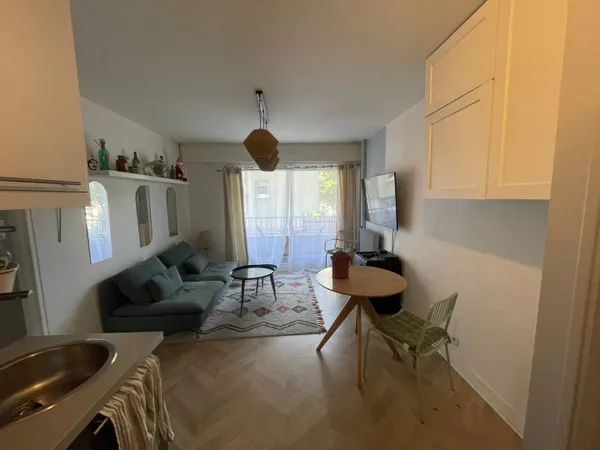🏡 T2 meublé 27 m² avec balcon - Courbevoie