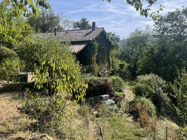 2 Maisons rénovées en Ardèche avec vue dégagée