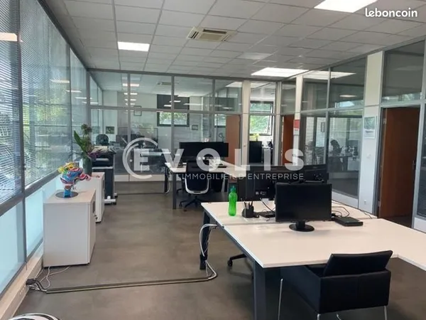 Bureaux 349 m²