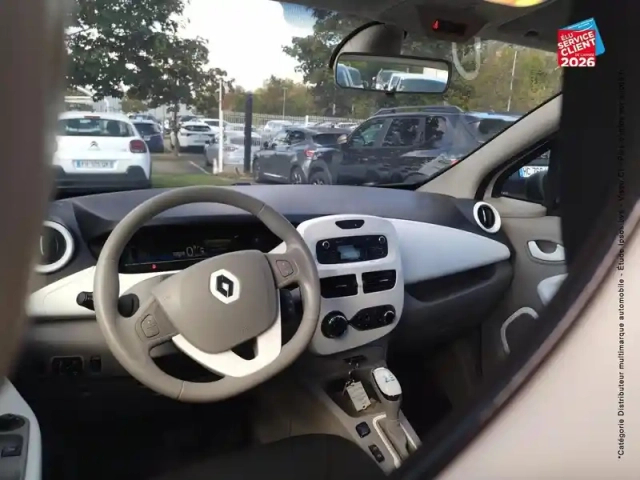 Renault Zoé zoe life charge normale r75 — photo 15