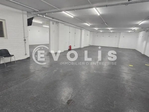 Local commercial 390 m²