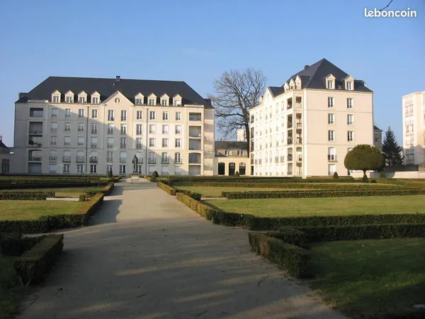 STUDIO MEUBLE 20M2 3° étage RESIDENCE ST DAMIEN LE MANS - ACCES TRAM - PARKING