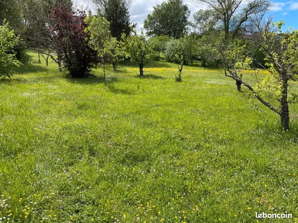 Terrain 947 m² Naves