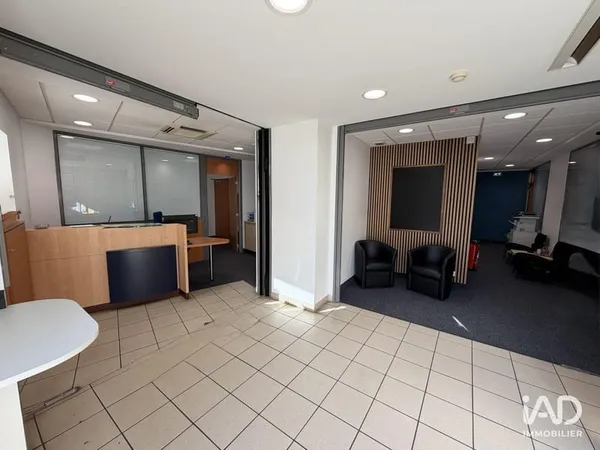 Local commercial 150 m²