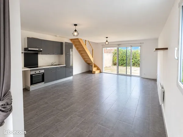 Maison jumelée DPE A et PMR