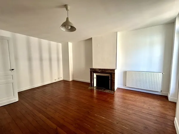 Jolie T3 avec balcon - COURS ARISTIDE BRIAND