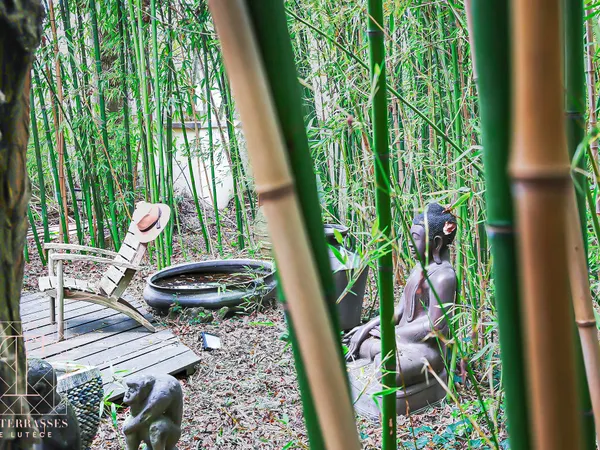 Élégante meulière de caractère avec jardin paysager
