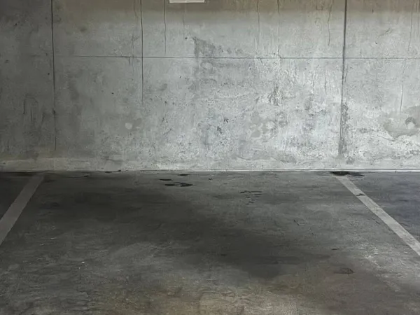 Parking 12 m²