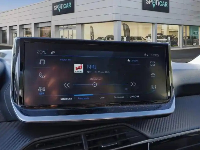 Peugeot 208 hybrid 110 ch e-dcs6 style — photo 11