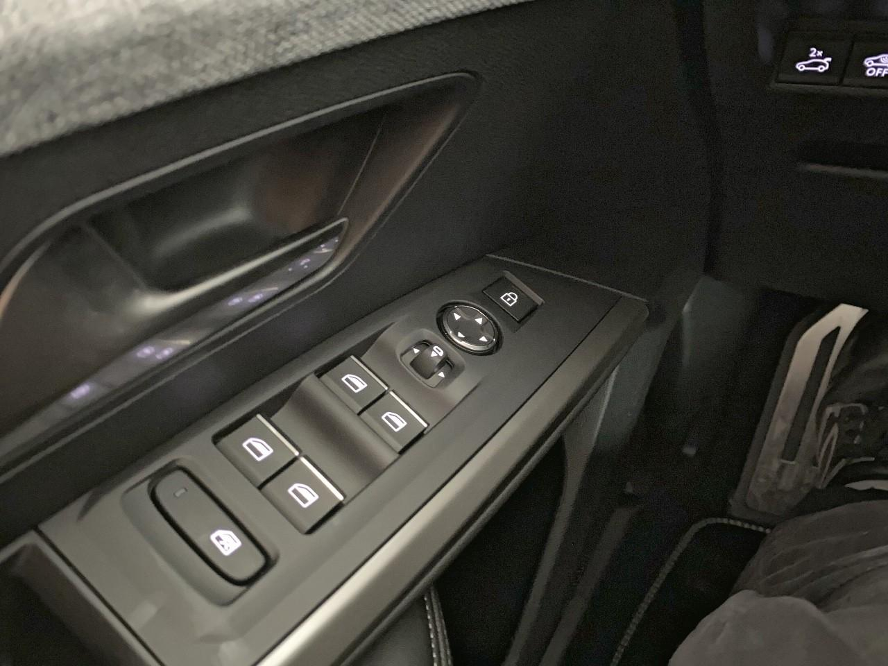 Peugeot 3008 hybrid 145 e-dcs6 gt — photo 20