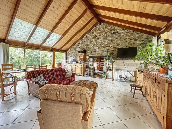 Maison 8 pièces 213 m²