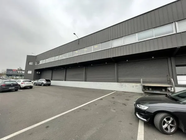 Local d'activité 1760 m²