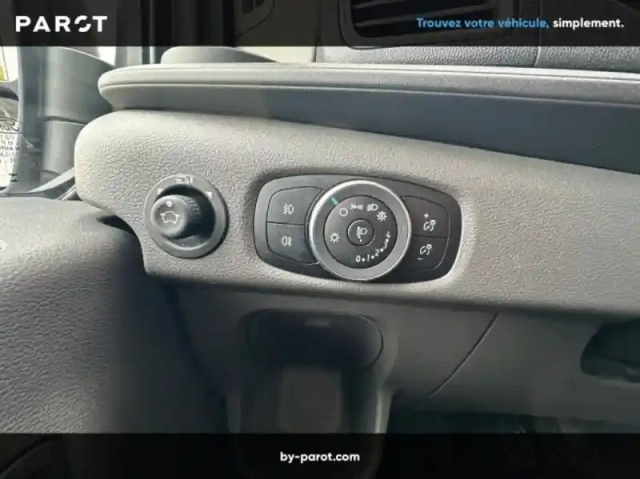 Ford Transit fourgon fg t310 l2h2 2.0 ecoblue 130ch trend — photo 18