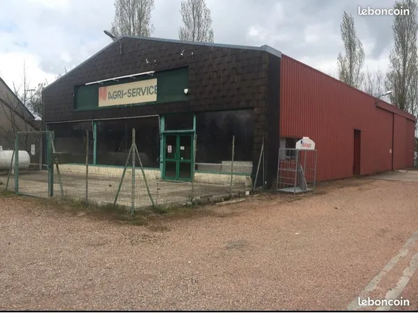 Local 100 m² Château-Chinon (Ville)