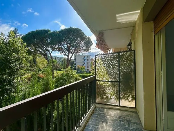 Appartement T4 Terrasse Sud Cave et Parking Villeneuve-Loubet Village