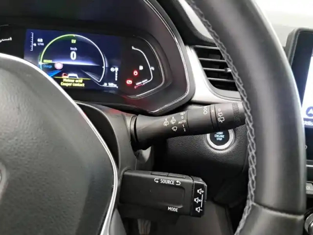 Renault Captur e-tech 145 - 21 — photo 30