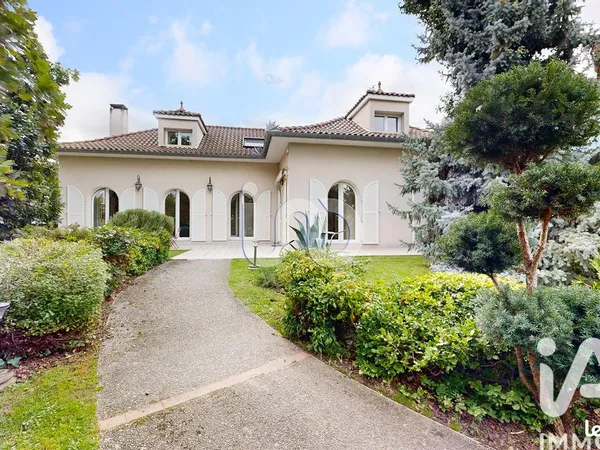 Maison familiale 8 pièces 280 m²
