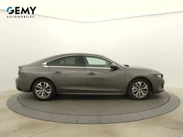 Peugeot 508 hybrid 225 e-eat8 — photo 4