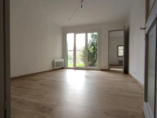 Appartement T3 résidence proche Rigole - RDC - terrasse et garage