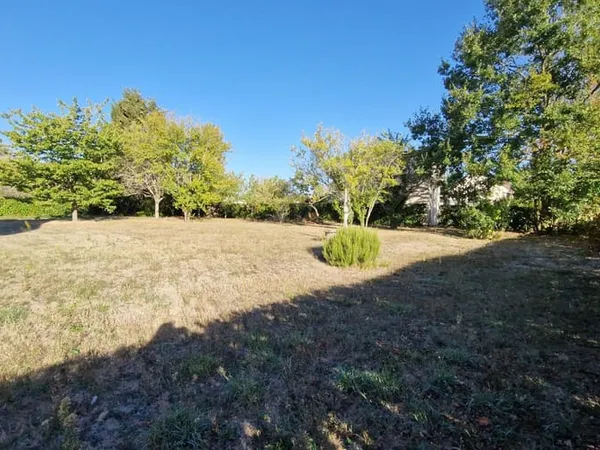 Terrain 1000 m²