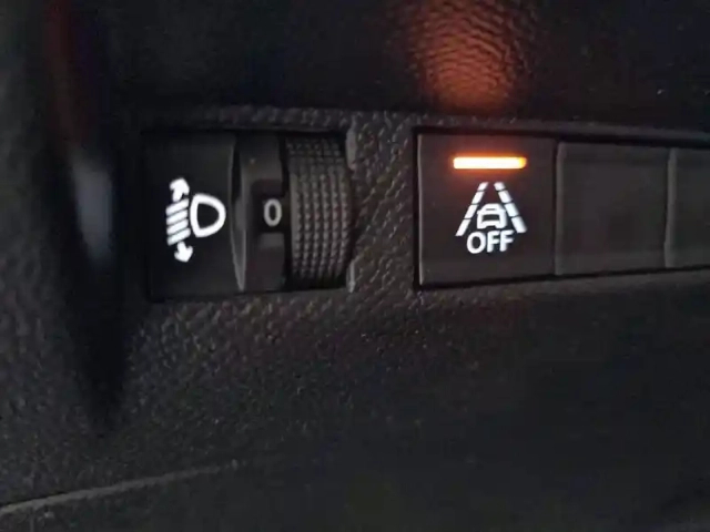 Peugeot 2008 puretech 100 s&amp;s bvm6 — photo 29