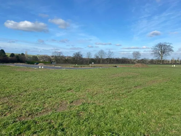 Terrain 674 m²