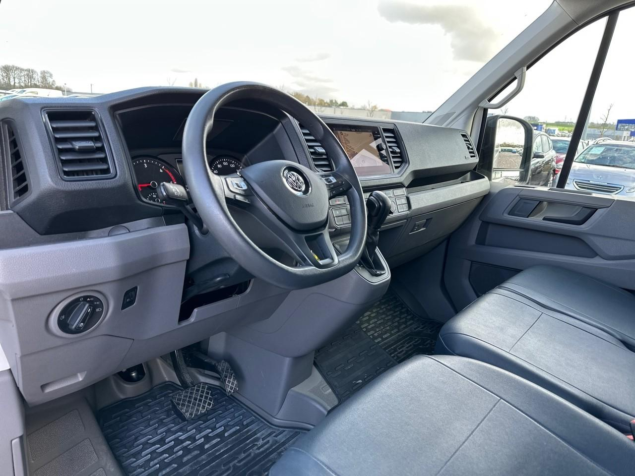 Volkswagen Crafter van 35 l3h3 2.0 tdi 177 ch bva business — photo 8