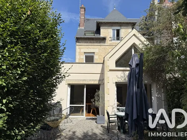 Maison 7 pièces 182 m²