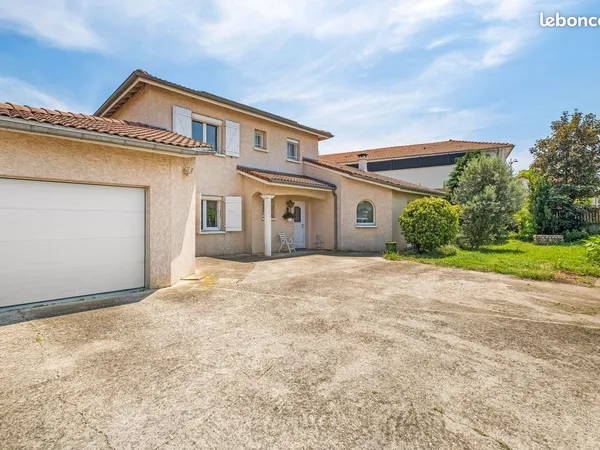 Villa 6 pièces 181 m²