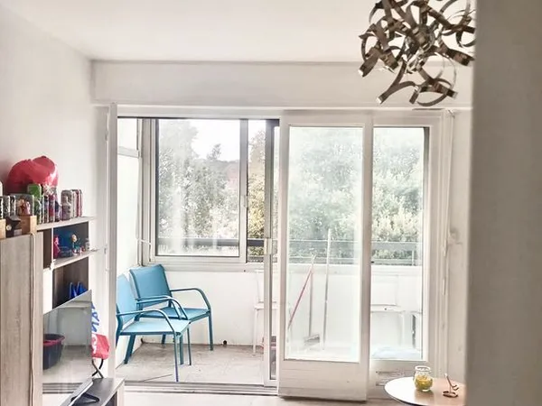 STUDIO 29 m2 BROUSSAILLES