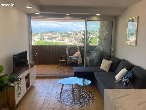 Appartement meublé 2 pièces à Cannes La Bocca - Bail mobilité d'octobre à mai