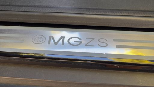MG ZS 1.0 T-GDi 111 2WD BVA - Luxury – 2022 – 21393 km – Essence – Boîte Automatique — photo 5