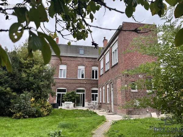 Maison 10 pièces 431 m²
