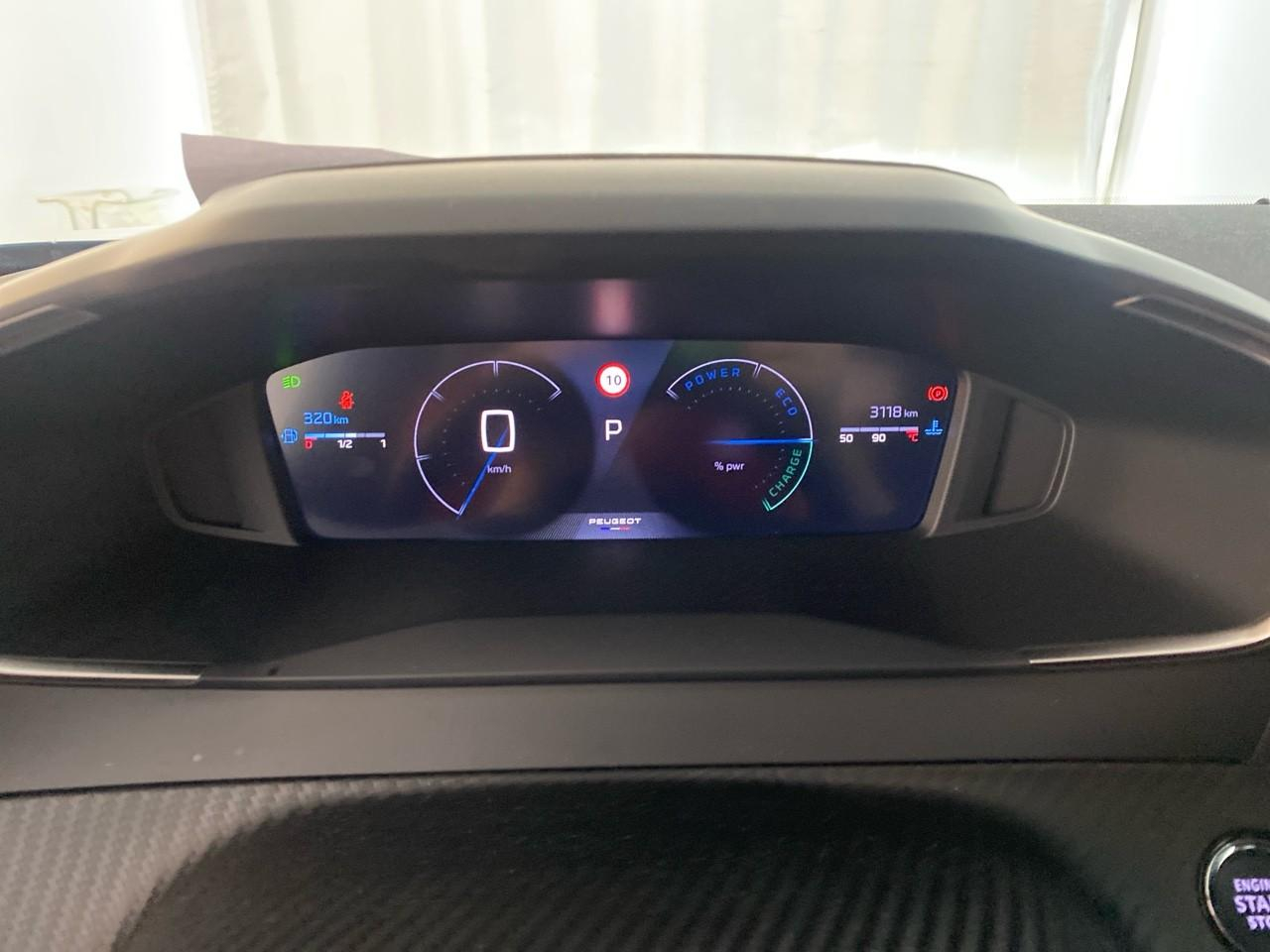 Peugeot 2008 hybrid 145 ch e-dcs6 allure — photo 13