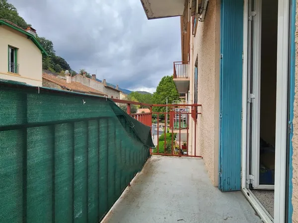 APPARTEMENT 1 CHAMBRE AVEC CAVE, BALCONS ET PARKING