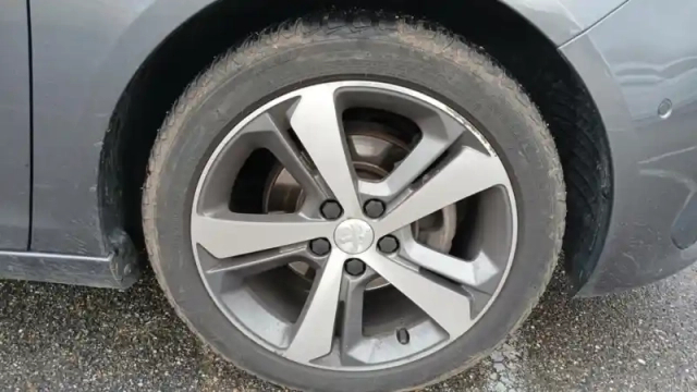 Peugeot 308 sw puretech 130ch s&amp;s bvm6 — photo 27