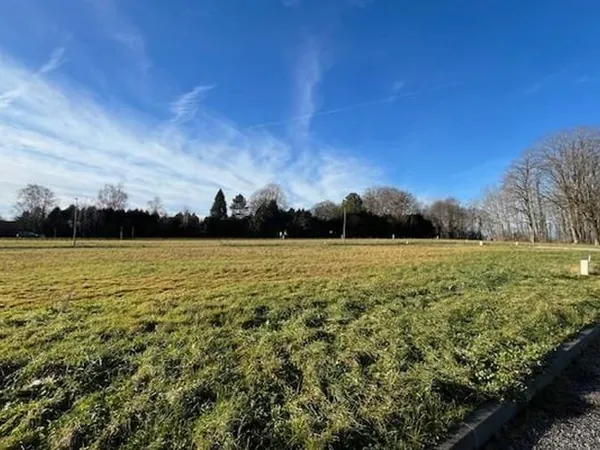 Terrain 600 m²