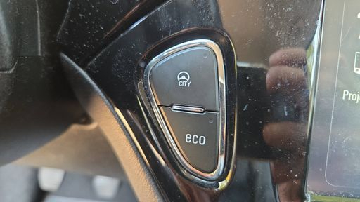Opel Corsa 1.4 90 - Design 120 Ans – 2019 – 136739 km – Essence – Boîte Manuelle — photo 15