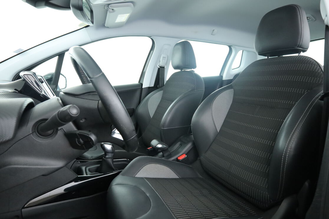 Peugeot 2008 1.6 Blue-HDi Allure — photo 9