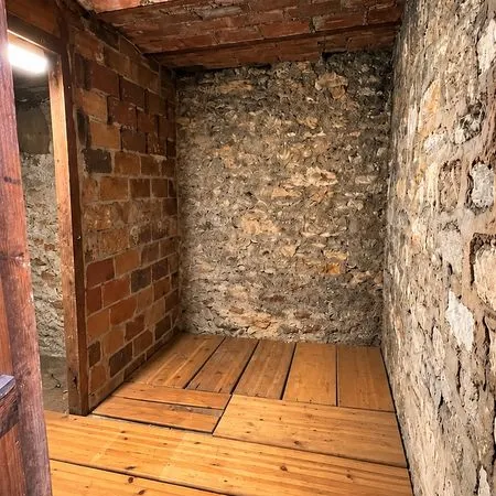 Cave privative à louer - Paris 16e, Passy ~4m²