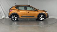 Dacia Sandero 1.0 TCe 90ch Stepway Confort -22 — photo 4