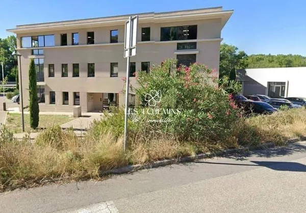 Bureau 113 m²