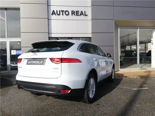 Jaguar F-Pace 2.0 d - 180 ch 2wd bva8 — photo 3
